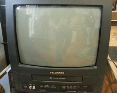 Sylvania 19 inch Used Color TV For Sale in Little Rock, AR