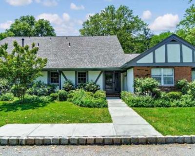 3 Bedroom 3BA 1500 ft Apartment For Rent in Southampton, NY