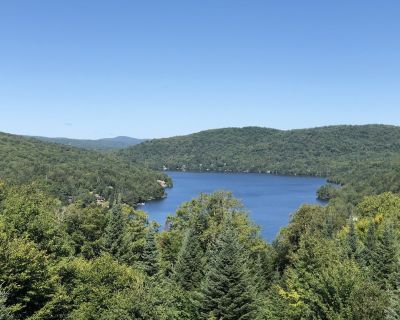 2 beds 2 bath condo vacation rental in Mont-Tremblant, QC