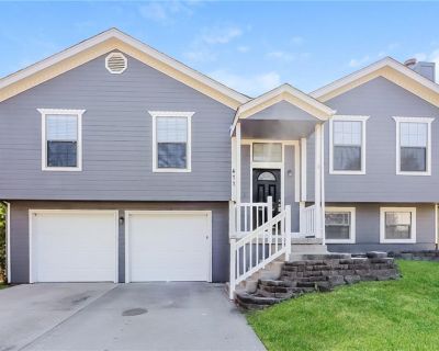 4 Bedroom 2BA Apartment For Rent in Greenwood, MO