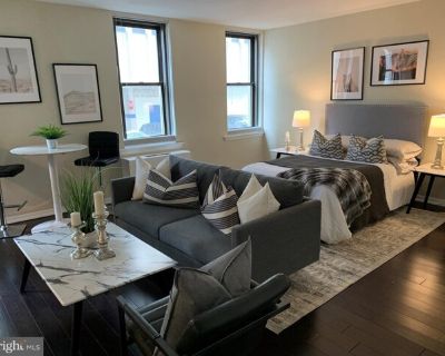 135 S 19th St Apt 502. Updated studio with modern finishes at The Wellington on Rittenhouse Square. This home features brand new hardwood floors; bathroom with European style vanity and exquisite tilework; and kitchen with granite countertops, stainless steel appliances and wood cabinetry. The Wellington is a pre-war apartment building located on Rittenhouse Square offering a 24 hour doorman an...