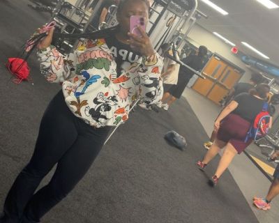 Yaya - Needs an Apartment on iROOMit or a Room