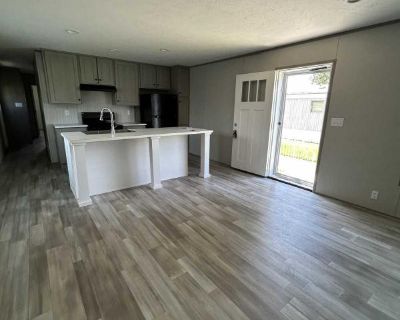 3 Bedroom 2BA 1216 ft Mobile Home For Sale in La Fontaine, IN