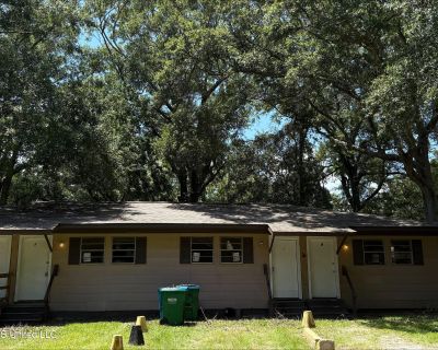 1 Bedroom 1BA 435 ft Apartment For Rent in Pascagoula, MS