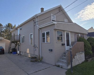 1 Bedroom 1178 ft Studio For Sale in Two Rivers, WI