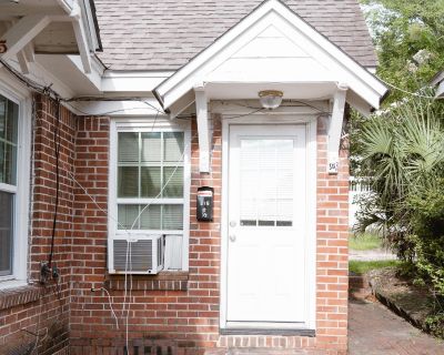 511 N MONROE STREET. Property for Rent in Tallahassee, FL for $1,050 with 1 bedroom and 1 full bath. This 675 square foot property was built in 1930.. AMAZING DOWNTOWN RENTAL LOCATION* CONVENIENT TO CAMPUS AND DOWNTOWN TALLAHASSEE RESTAURANTS AND VENUES* THIS COTTAGE STYLE APARTMENT IS ONE BEDROOM, ONE BATH* INCLUDES VINYL PLANK FLOORING AND UPDATED KITCHEN*. Parking Features None Unassigned Wa...