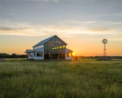 2400 ft Farms/Ranches For Sale in New Ulm, TX