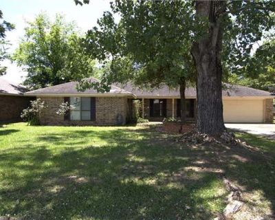 3 Bedroom 2BA 1663 ft Single Family Home For Sale in ALEXANDRIA, LA