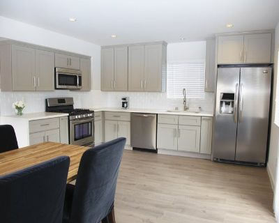 Total rooms: 2. Deposit (Room 1): $500.00 * Deposit (Room 2): $500.00 * Utilities included?: Yes * Fees apply?: No. References required. No preference. Non-smoking. Couples are welcome. Age preference: 18 - 99. Furnishings: Furnished * Parking: Yes * Garage: No * Yard/patio: Yes * Balcony/roof terrace: Yes * Disabled access: No * Living room: shared * Broadband included: Yes. Availability Avail...