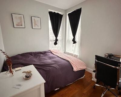 Furnished Room for Rent - Williamsburg Room - 2 Blocks from Lorimer