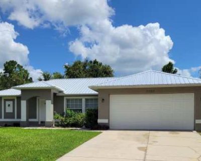 3 Bedroom 2BA 1338 ft Pet-Friendly Apartment For Rent in North Port, FL