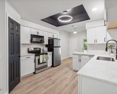 2 Bedroom 1BA 963 ft Apartment For Rent in Phoenix, AZ