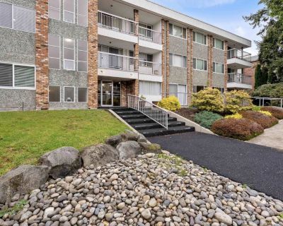 2 Bedroom 1BA 800 ft Condo For Rent in White Rock, British Columbia