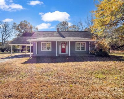 3 Bedroom 1BA 1729 ft Single Family Home For Sale in Mooresboro, NC