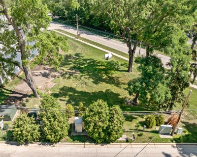 Lots and Land For Sale in St. Charles, IL
