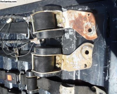 1974 411 VW Wagon front seat belts