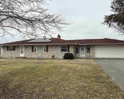 3 Bed 1 Bath Foreclosure Property in Selinsgrove, PA 17870 - S Market St