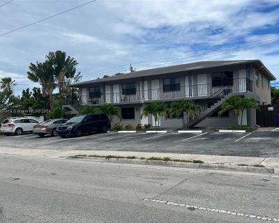 1 Bedroom 1BA 730 ft Pet-Friendly Apartment For Rent in Fort Lauderdale, FL