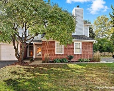 2 Bedroom 1BA Condo For Sale in Vernon Hills, IL