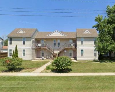 2 Bedroom 1BA 0 ft Pet-Friendly Apartment For Rent in Neenah, WI