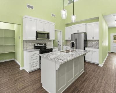 3 Bedroom 2BA 1488 ft Single Family House For Rent in Mineola, TX