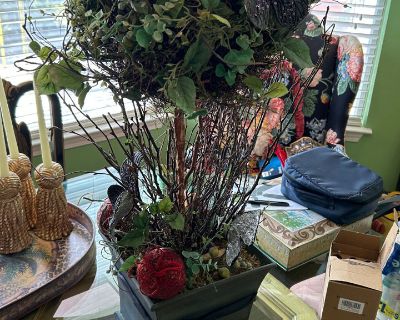 Decorative Indoor Planter w/ Arrangement