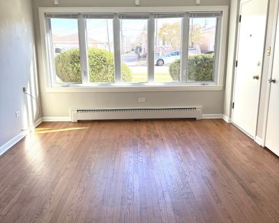 4644 N Sayre Avenue # 1. Property for Rent in Harwood Heights, IL for $1,600 with 2 bedrooms and 1 full bath. This 1,100 square foot property was built in 1963.. This bright ,clean and well-maintained 2-bedroom , 1-bath garden apartment offers comfort, convenience and upgrades throughout. Enjoy large living room with beautiful hardwood floors, and a fully remodeled kitchen(2022} featuring quart...