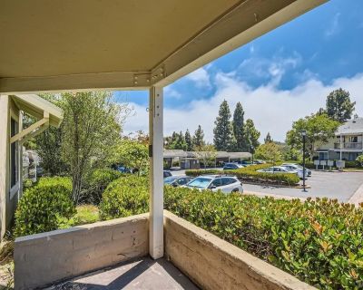 Room Available for Short/Long Rent (Has an Apartment) on iROOMit. Room...