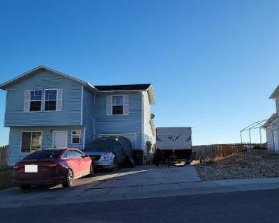3 Bed 2.5 Bath Preforeclosure Property in Gillette, WY 82716 - Saddle String Cir