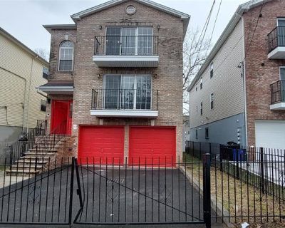 1 Bedroom 5BA Studio For Sale in Newark, NJ