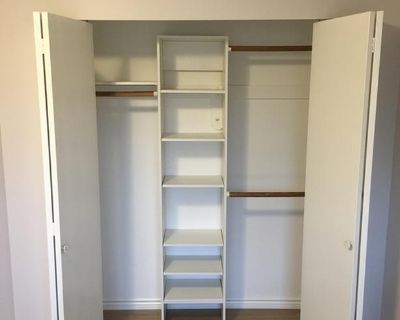 3 bed 2 bath suite with garage: newly renovated house Location: Glanford Ave (Saanich), Available Nov 15 (or Dec 1) Rent: $3000/mo + $300 utility (including Wifi) new paint, new laminate floors, new lights new windows, new blinds, new doors, new heaters new solid wood cabinets, quartz counters, new bathrooms new appliances including dishwasher, in-suite laundry (NOT shared) Large yard and deck,...