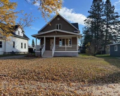 3 Bedroom 2BA 1260 ft Furnished Single Family Home For Sale in ANTIGO, WI