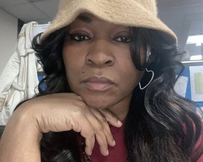Female Seeking Room in Dallas
