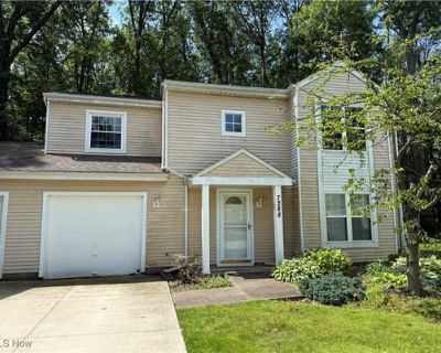 3 Bedroom 2BA 1332 ft Condominium For Sale in NORTHFIELD, OH