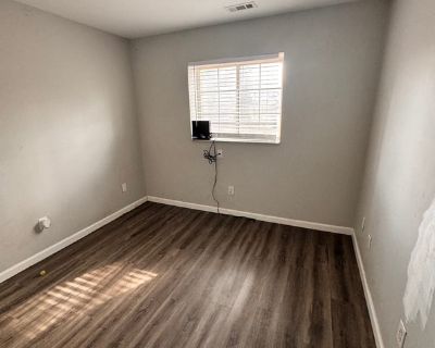 Total rooms: 2. Deposit: $250.00 * Utilities included?: Yes. Females preferred. Non-smoking. Not for couples. Furnishings: Unfurnished * Parking: Yes * Balcony/roof terrace: Yes * Disabled access: Yes * Living room: shared. Availability Available Now Minimum term None Maximum term None Short rentals considered. Cozy Private Room available with a shared bathroom and living space. Near Oakland Un...