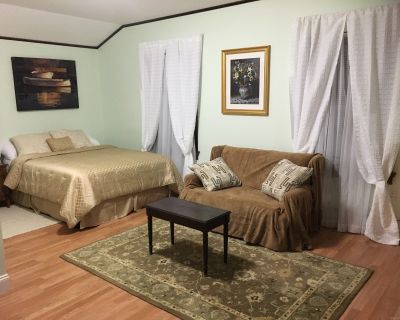 7 Bedroom 4BA 3793 ft House For Rent in West Hartford, CT