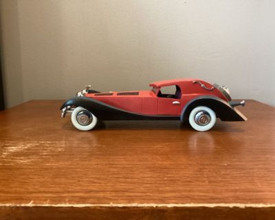 Walt Disney Classics Collection - Cruella De Vils Car