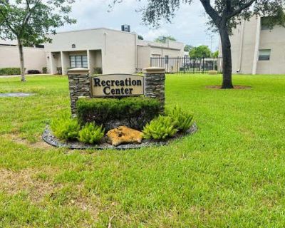 2 Bedroom 2BA 920 ft Condominium For Sale in DAVIE, FL