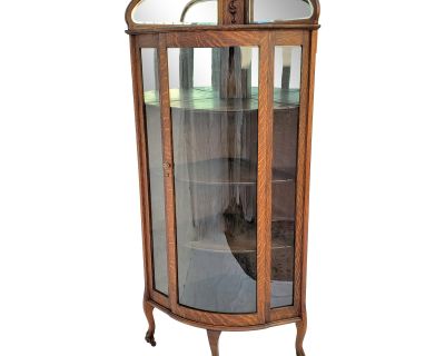 Antique American Tiger Oak Bowed Bent Glass China Corner Cabinet With Claw Feet 1900s