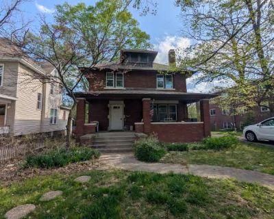 505 West Green Street. image_url. In unit laundry Patio / balcony Hardwood floors Dishwasher Pet friendly All utils included Unit Amenities air conditioning dishwasher extra storage hardwood floors in unit laundry oven patio / balcony range refrigerator recently renovated Property Amenities cats allowed dogs allowed pet friendly parking bbq/grill bike storage garage internet access. Pets allowe...