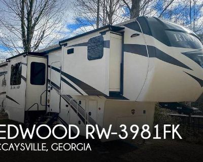 2019 CrossRoads RW-3981FK For Sale by Dealer in Farner, Tennessee