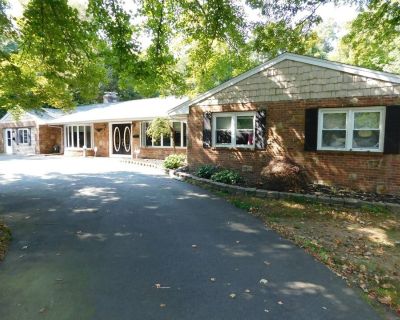 5 Bedroom 3BA 3160 ft² Residential For Sale in Branford, CT