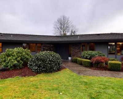 4 Bedroom 2BA 2110 ft Apartment For Rent in East Renton Highlands, WA