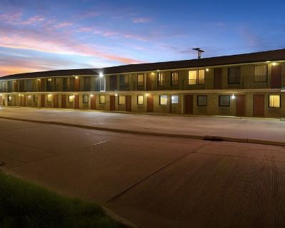 Deposit: $248.00 * Utilities included?: Yes * Fees apply?: Yes. References are not required. Non-smoking. Furnishings: Furnished * Disabled access: * Living room: shared. Availability Available Now Minimum term 1 month Maximum term None. Private furnished room for rent. Move into a newlyrenovated Apartment today! Comfortable and highquality, this is the perfect place to call home. ( New Kitchen...