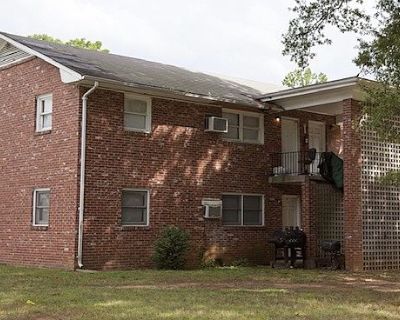3935 Bethania Station Rd #DRR. Colonial Estates Apartments Your New Home Awaits!MOVE-IN SPECIAL Just $99 to Get Started! 2 Bedrooms / 1.5 Bathroom Only $800/month\nSecurity Deposit: $1,600Apartment Features:\nAll-electric units (energy-efficient!)\nWaterproof luxury vinyl plank flooring\nQuiet and well-maintained community\nOn-site parking availablePrime Location:\nJust 7 minutes (4.1 miles) fr...