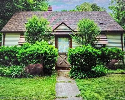 20441 Five Points St. Move in to this cute 2br 1 bath home with large living room and kitchen, separate laundry area with some storage space. Bonus room could be office, sitting, gaming or other area. Huge garage and a nice size yard. Rentspree application with a $50/per person fee. Call today for a showing.. 2 Bedroom. 1 Bathroom. 814 ft