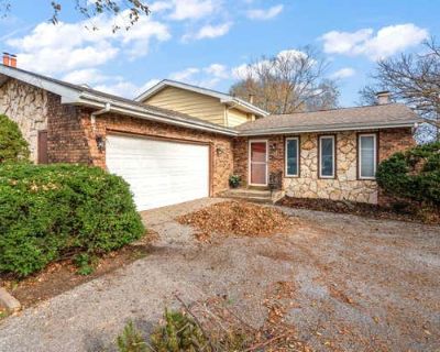 3 Bedroom 2BA 1848 ft Single Family Home For Sale in CROWN POINT, IN