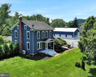 4 Bedroom 2BA 2172 ft Single Family House For Sale in Newport, PA