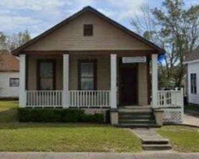 3 Bedroom 1BA 1644 ft Furnished Apartment For Rent in Gulfport, MS