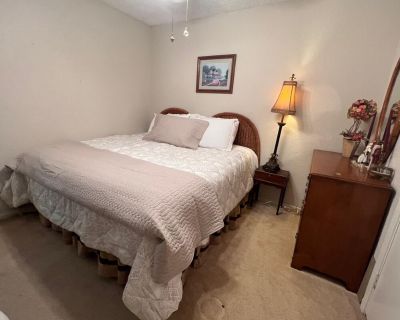 Comfy & quaint apartment near NASA (Has an Apartment) on iROOMit. Room...